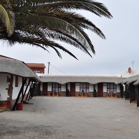 Obelix Guesthouse Людериц Экстерьер фото