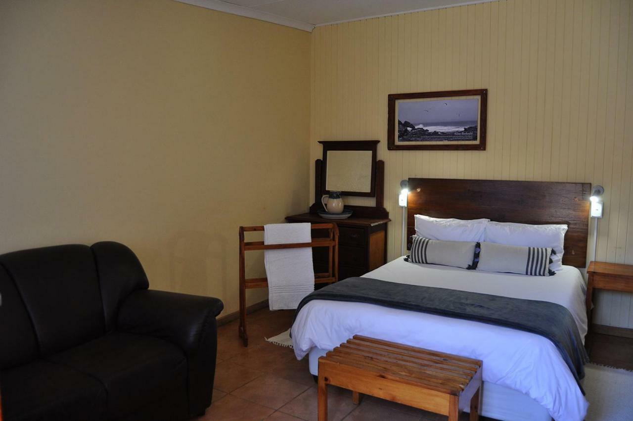 Obelix Guesthouse Людериц Экстерьер фото