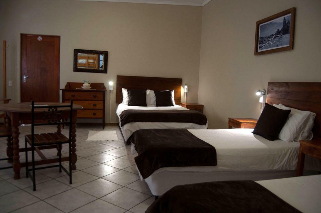 Obelix Guesthouse Людериц Экстерьер фото