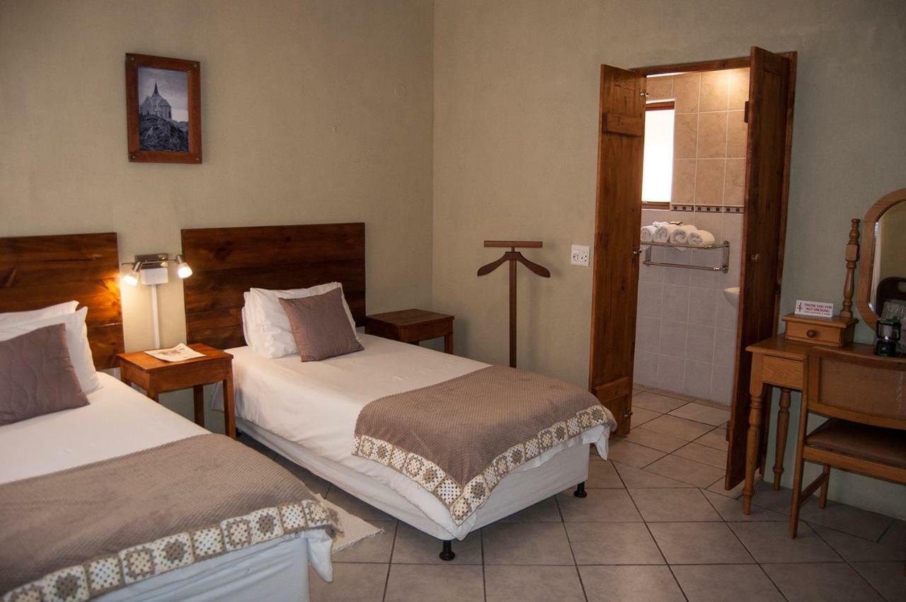 Obelix Guesthouse Людериц Экстерьер фото