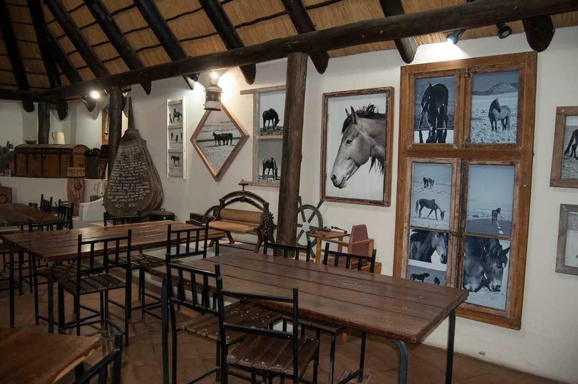 Obelix Guesthouse Людериц Экстерьер фото